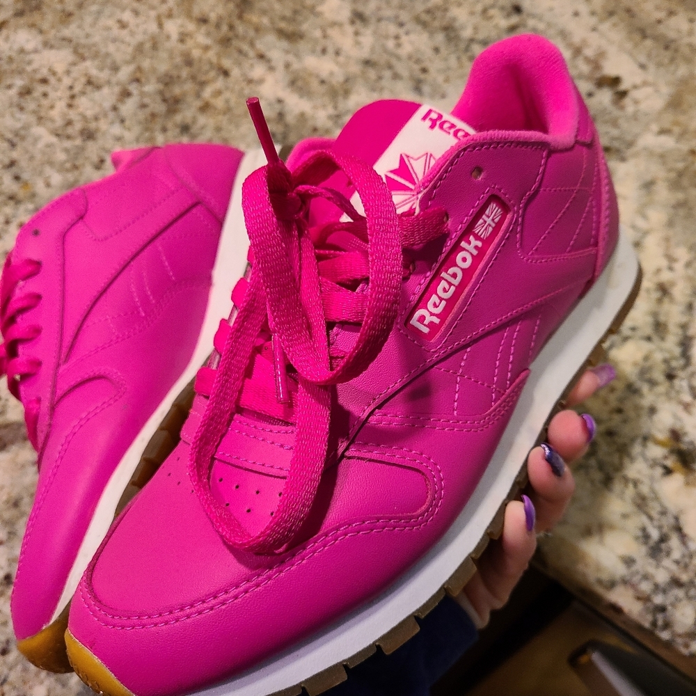Reebok classic athletic shoe Pink . Worn once